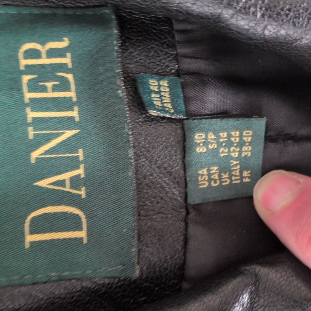 Vintage Danier Fitted ladies leather coat S - Picture 9 of 10